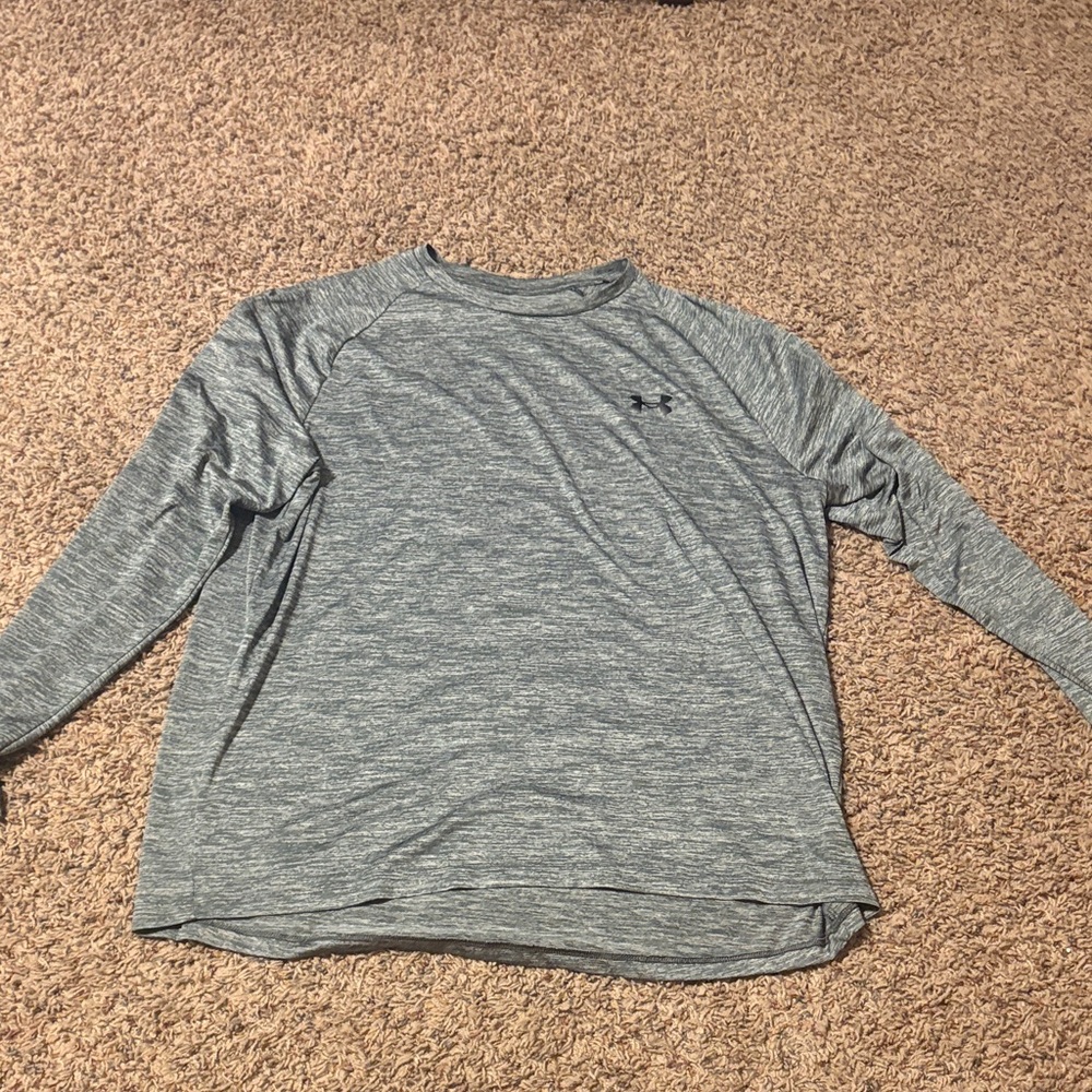 Men’s under Armour long sleeve shirt
